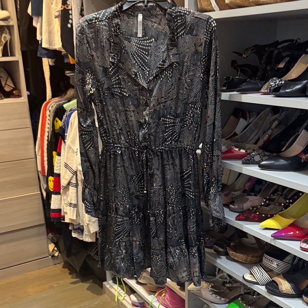 Chic Black and Gold Long Sleeve Dress